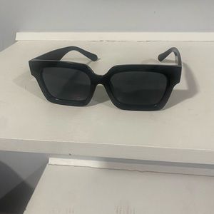 Off-White sunglasses Black on white Logo / Off White Virgil Abloh Sunglasses